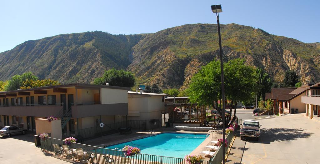 Caravan Inn Glenwood Springs Exterior photo